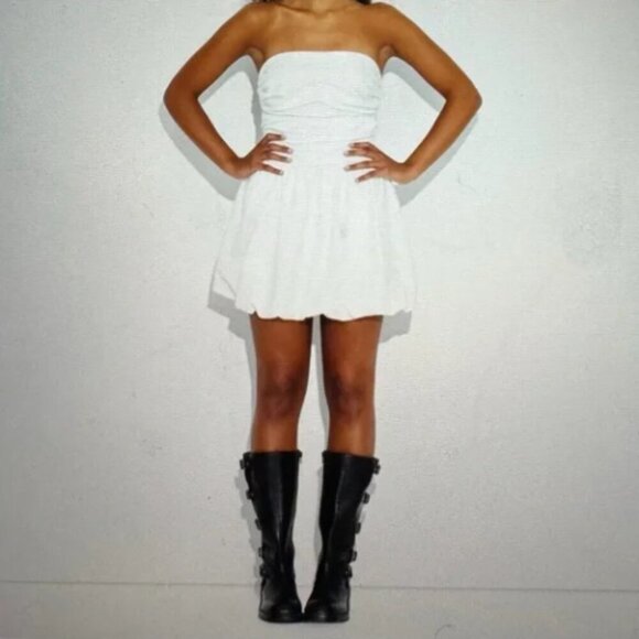 Women’s Tube Bubble Mini Fit & Flare White Strapless Tie Back M NWT - Picture 2 of 2